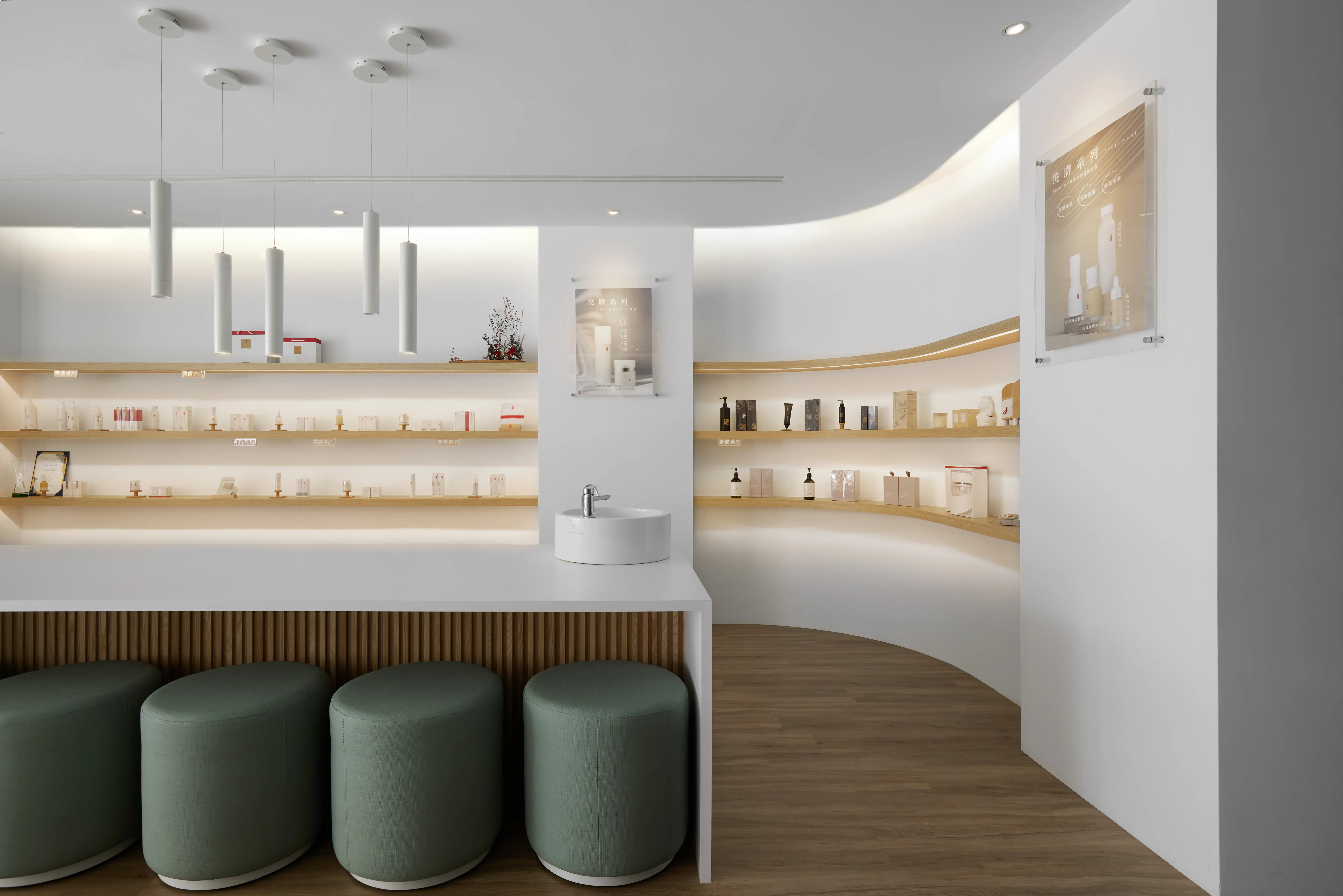 菲堤使用專業沙龍級品牌育膚堂-3