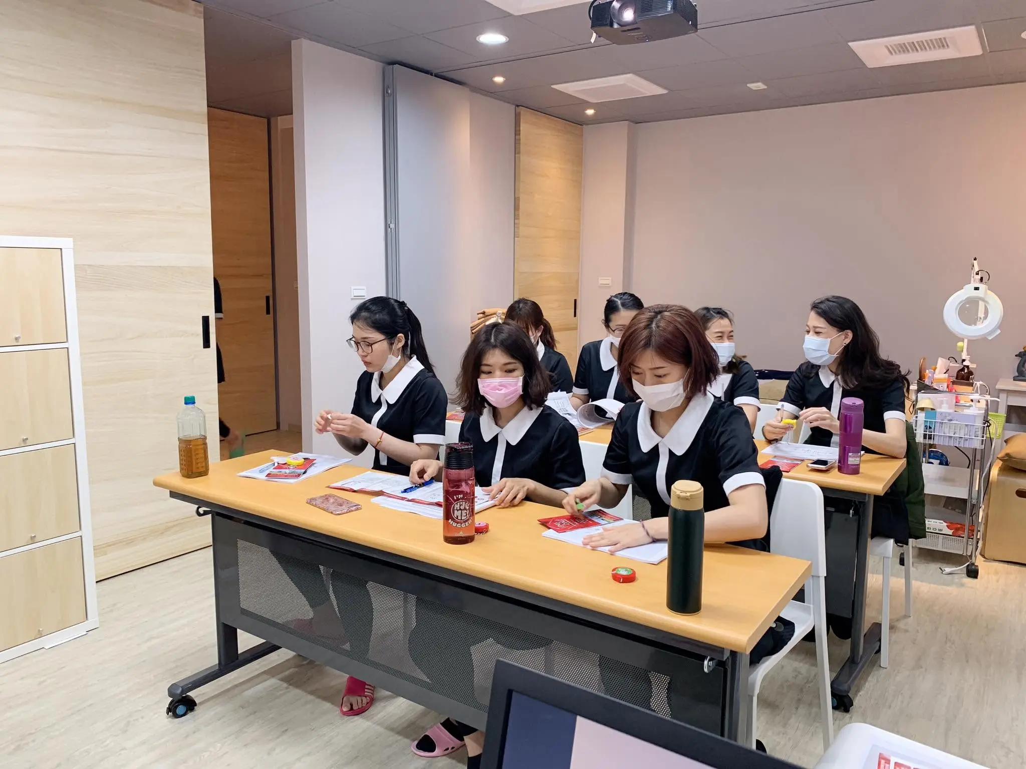菲堤美容師進修美胸課程